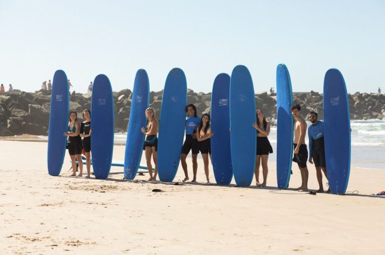 Cours de surf pour débutants sur la Gold Coast pendant un road trip sur la côte est australienne.
