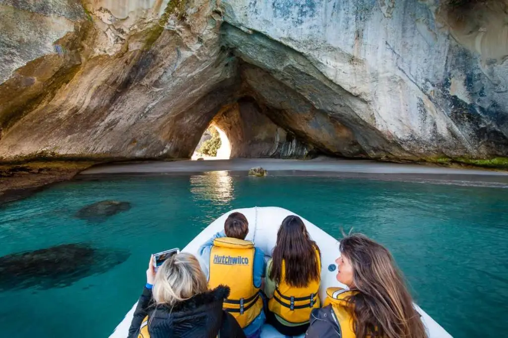 croisiere-petit-groupe-cathedral-cove-hahei